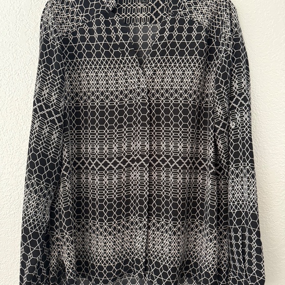 Banana Republic Women’s Black & cream Pattern Button up Blouse Small - Picture 2 of 13